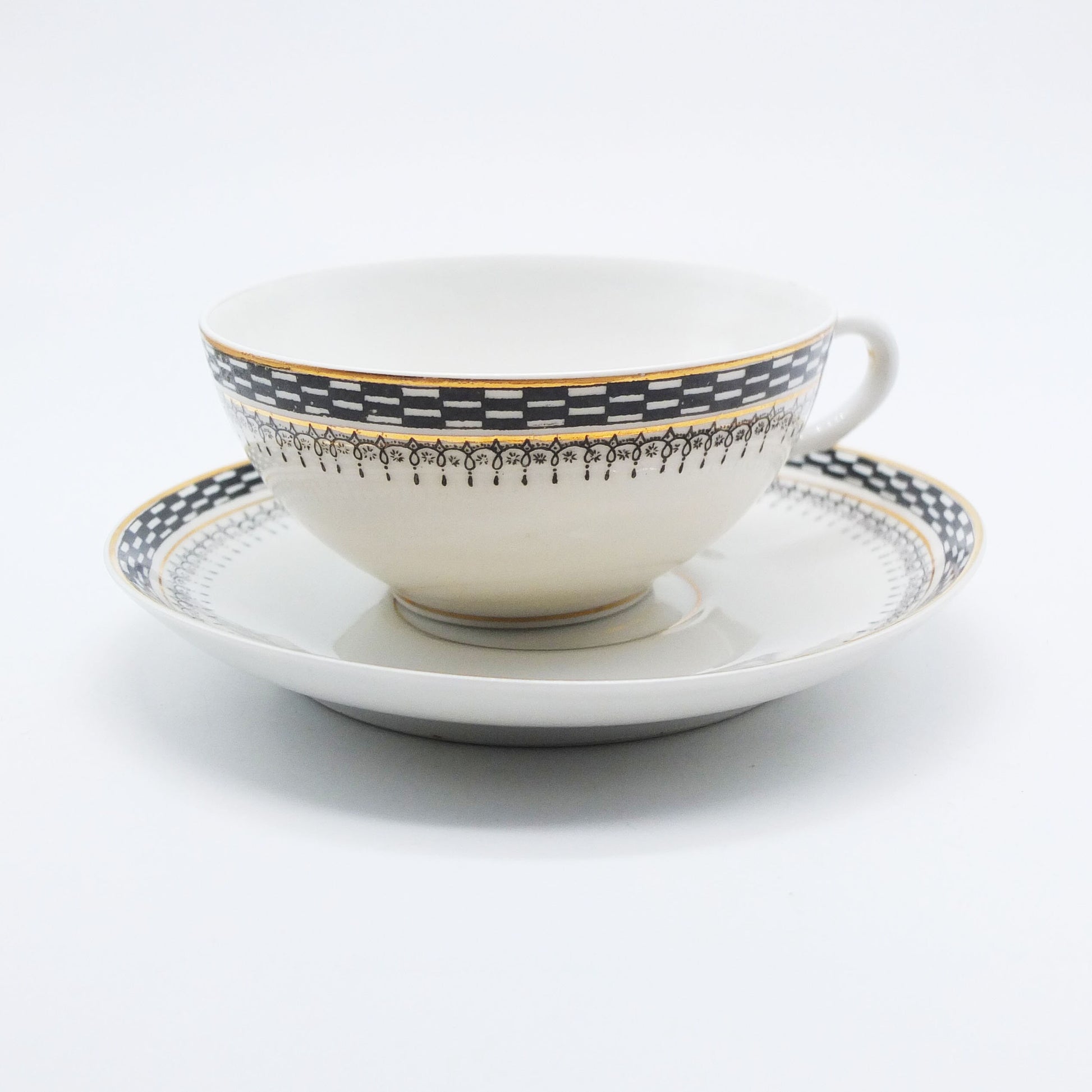 Art Déco Tea Cup, Antique Hand painted Portuguese Vista Alegre Tea cup and Plate, Black and White Pattern